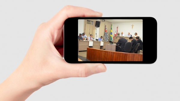 Câmara vota nesta segunda o projeto que prevê transmissões das sessões pelo Facebook