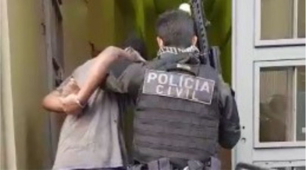 Um dos suspeitos detidos na capital paulista (Divulgação/PC).