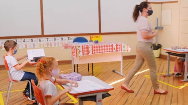 Protocolo define orientações para uso dos espaços escolares, na volta às aulas presenciais (Reprodução/PMA).