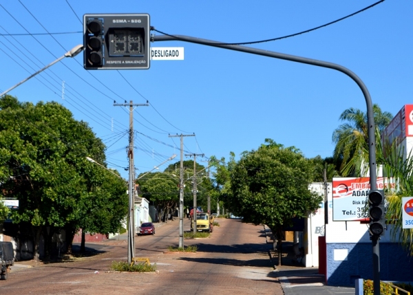 Semáforo no cruzamento da Capitão x General Isidoro será removido