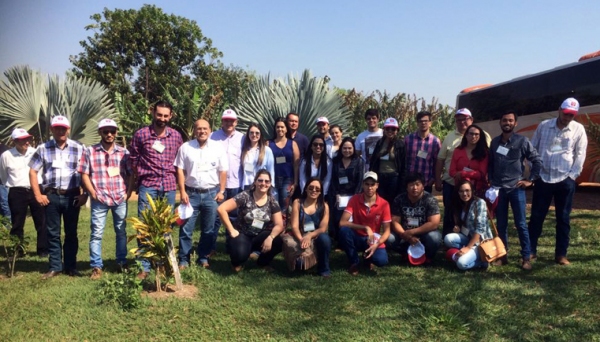 Alunos de Agronomia e Agronegócio da UnIFAI participam de atividades que estimulam uma nova perspectiva para a agricultura, com o emprego de tecnologia e inovação na produção rural (Foto: Cedida).