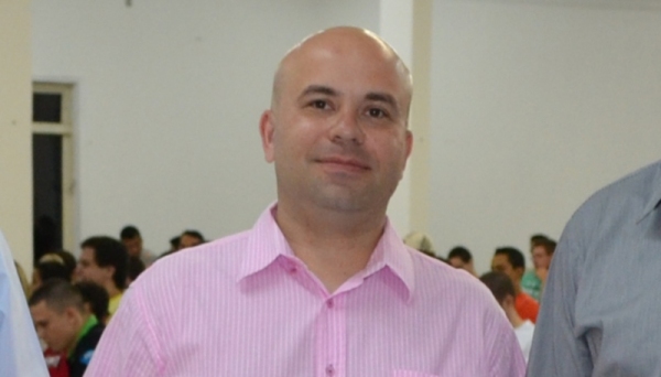 Diretor pró-tempore é indicado peal Congregação, que confirmou saÃda do diretor Wendel. José Luiz Vieira de Oliveira (foto) assumirá direção da UniFAI até 30 de abril (Imagem: Arquivo).