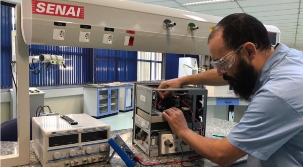 Equipamentos recolhidos na região passam por manutenção e voltam aos hospitais prontos para uso (Divulgação/SENAI/SP).