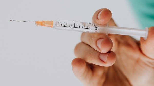 Após União requisitar materiais para vacinação, já comprados por SP, ministro dá decisão favorável ao governo paulista (Foto de Karolina Grabowska no Pexels).