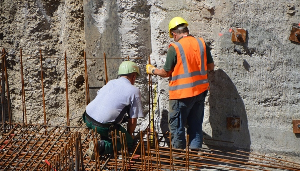 Atividades econômicas de empresas ligadas à construção civil estão no alvo da pesquisa do IBGE (Imagem: Ilustração/Pixabay).