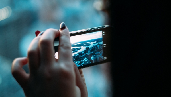 Celulares piratas serão bloqueados a partir de maio do ano que vem (Foto: Pixabay).