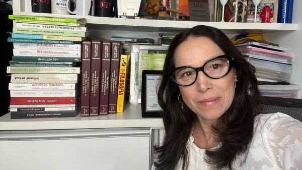 Ana Paula Arbache é PhD em Educação e CEO da Arbache Innovations. Recentemente participou de evento na ONU e realiza palestra em Adamantina (Reprodução).