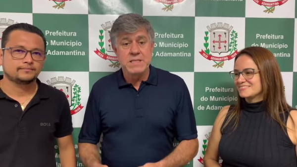 Gustavo Taniguchi Rufino, prefeito M?rcio Cardim e Franciele Anselmo (Reprodu??o).