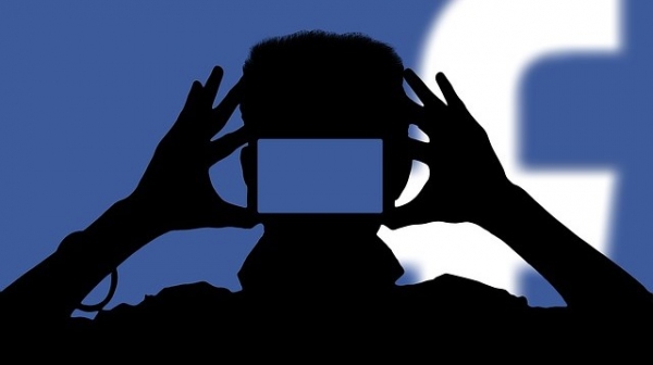 O cuidado com a disponibilização de informações pessoais deve sempre ser considerado, alertam os especialistas (Imagem de Gerd Altmann/Pixabay).
