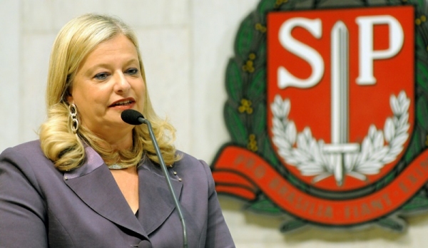 Iniciativas locais são reconhecidas pela diretora superintendente do Centro Paula Souza, Laura Laganá (Foto: Assembleia Legislativa).