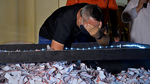 Sorteios foram realizados no último sábado (14) presididos pelo pároco, padre Rui (Foto: No Click com o Senhor).