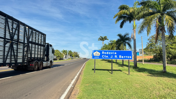 Trecho da SP-294 em Adamantina (Foto: Siga Mais).