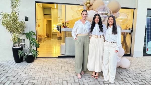 Glaucia Guido Cabrini, Luana Oliveira e Laisa Oliveira no novo Studio Luana Oliveira, em Adamantina (Imagens: Siga Mais).