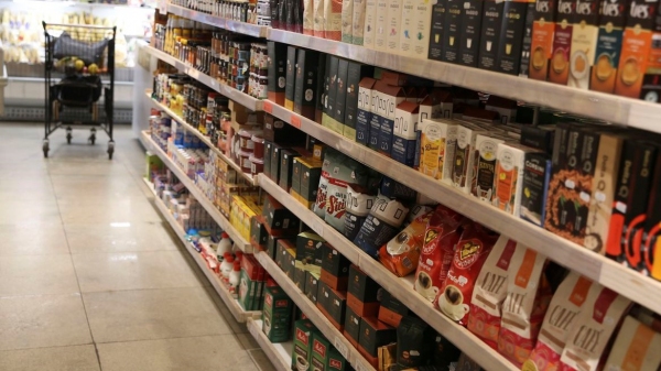 Além de mudanças na tabela de informação nutricional, a novidade é a adoção de alertas, na parte frontal da embalagem, sobre alguns nutrientes (Valter Campanato/Agência Brasil).