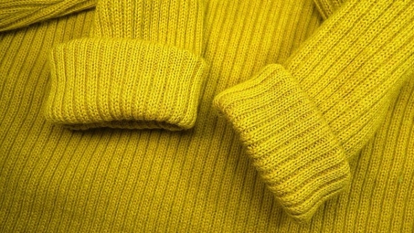 Campanha do agasalho busca doações de roupas de frio, cobertores, calçados e outros materiais (Mabel Amber/Pisabay).