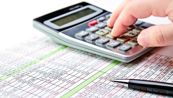 Medidas aprovadas atualizam legislação tributária, com revisão dos valores venais de imóveis e atualização do rol de serviços e alíquotas taxados pelo ISS (Imagem: Ilustração).