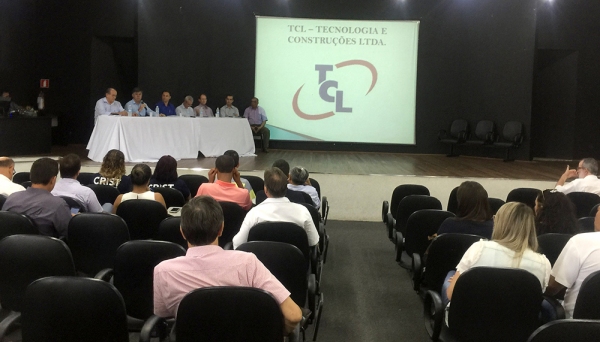 Reunião realizada em Adamantina abordou caminhos para solução dos aterros sanitários (Foto: Siga Mais).