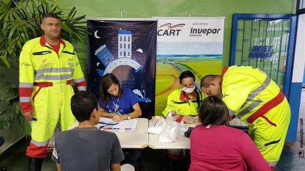 Motoristas passaram por testes rápidos de saúde e receberam brindes (Foto: Da Assessoria).