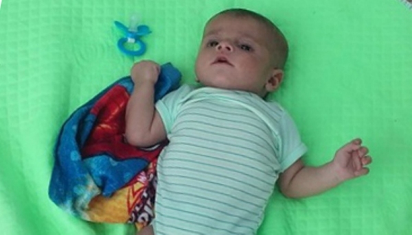 Enzo Gabriel estava sorridente pela manhã, por volta das 6h, e quando foi ser amamentado, por volta das 8h, estava sem vida (Foto: Cedida pelo pai).