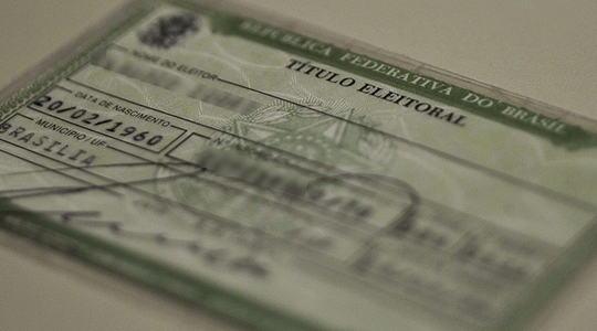 Eleitores que não votaram no segundo turno precisam regularizar a situação, sob pena de impedimento de fazer matrÃcula em universidades, tirar o passaporte, tomar posse em cargo público e receber o salário, no caso dos servidores (Arquivo/Marcello Casal Jr/Agência Brasil).