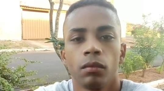 Bruno Caique da Silva Alves chegou a ser socorrido, mas não resistiu à gravidade dos ferimentos (Reprodução).