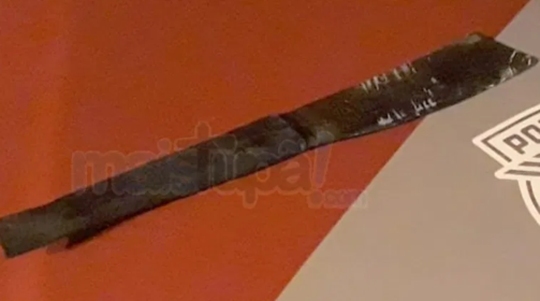 Facão usado na agressão foi apreendido pela Polícia Militar (Foto: Reprodução: Mais Tupã).