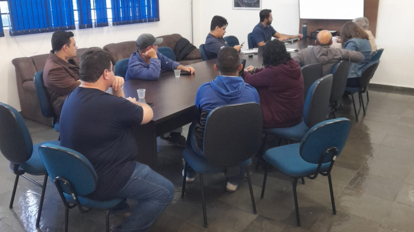 Treinamento com cipeiros da FAI (Imagem: Maria Fernanda Santini Frasson).