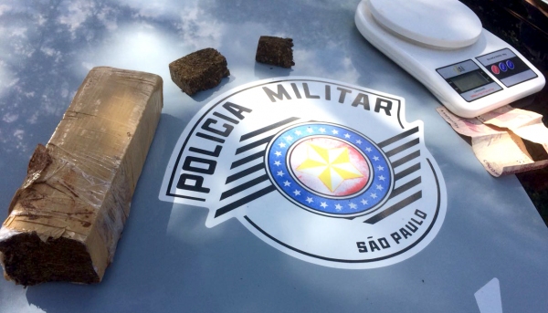 Droga foi apreendida pala Polícia Militar, em operação realizada na tarde desta segunda-feira (Foto: Cedida/PM).