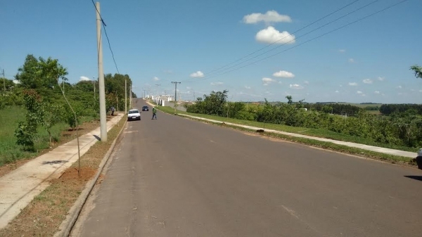 Iluminação da Rua Santos Dumont beneficiará os moradores da Vila Industrial, Residencial Tangará, Eldorado I e II, Residencial Giuliano, Monte Alegre, Portugal I e II, Califórnia e Barcelona (Foto: Arquivo/Prefeitura).