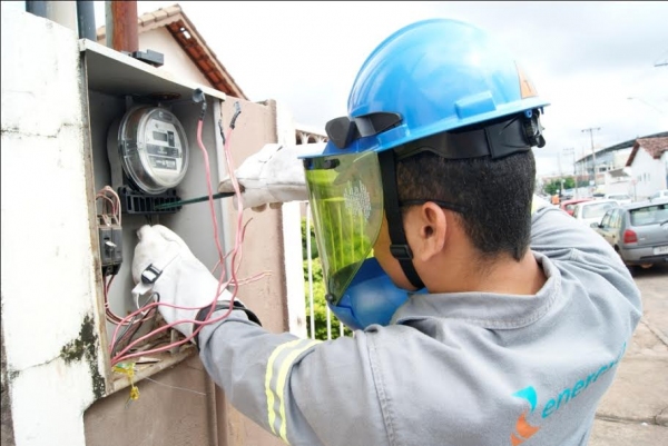 Objetivo da medida é identificar a existência de furtos de energia, bem como reduzir as chamadas perdas técnicas, que é a energia dissipada com o calor pelos fios (Foto: Ilustração)