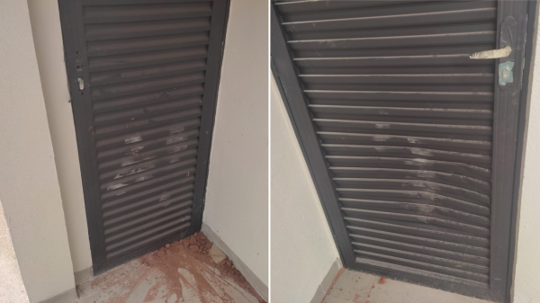 Portas danificadas por v?ndalos nos quiosques em obras no Parque dos Pioneiros (Divulga??o/PMA).