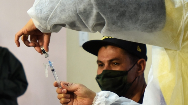 Intervalo para recebimento da dose de reforço foi reduzido de 5 para 4 meses (Carlos Bassan/Fotos Públicas).