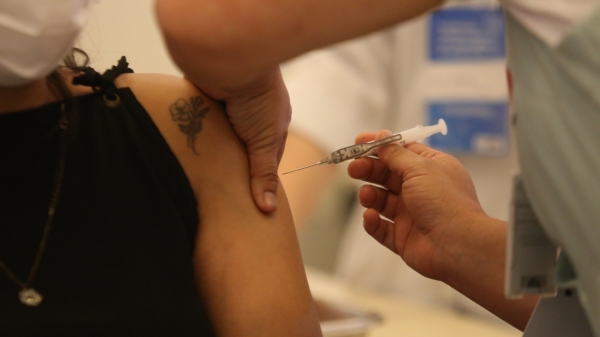 Vacinação segue até o dia 13 de novembro, em todo o Estado de São Paulo. Em Adamantina, vacinação é disponibilizada em oito unidades de saúde (Foto: © 2.2 W/Agência Brasil).
