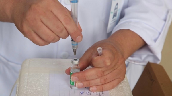 Vacinação contra a Covid-19, em Adamantina, leva segunda dose para profissionais de saúde e idosos com mais de 85 anos (Foto: Gov SP).