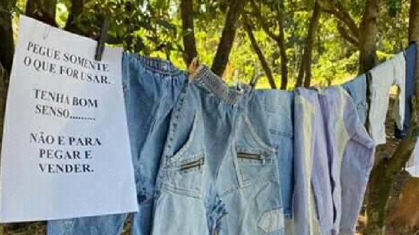 Varal Solidário conecta doadores e comunidade (Imagem: Cedida).