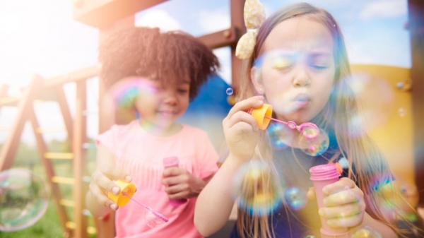 Programações acontecem pela manhã e tarde neste feriado de 12 de outubro (Imagem de GPointStudio/Freepik).