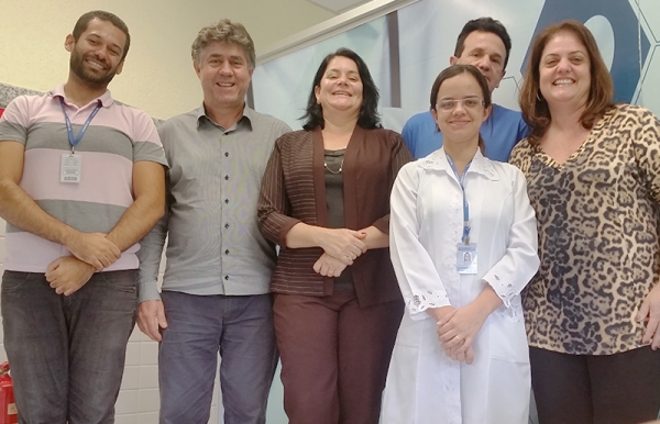 Diretor geral, Márcio Cardim, e docentes da FAI, Profa Marisa, Profa. Marília e Prof. Valdecir foram recebidos pelos funcionários Natália e Tiago em instituição de MG (Foto: Assessoria de imprensa).