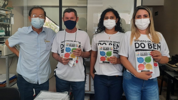 Representantes do CMDCA e CMI durante visitas aos escritórios de contabilidade de Adamantina (Assessoria de Imprensa do IR do Bem).