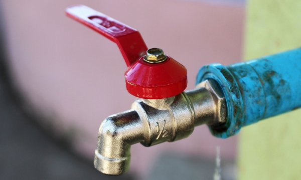 Parte da cidade ficou sem água neste domingo, em Adamantina (Foto: Pixabay).