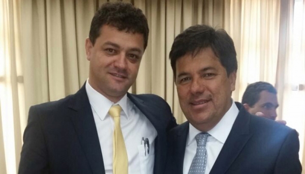 Diretor geral UniFAI, Prof. Dr. Wendel Cleber Soares com o Ministro da Educação, José Mendonça Bezerra Filho, no Conselho Estadual de Educação, em São Paulo (Foto: Assessoria de Imprensa).