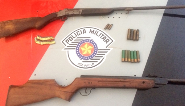 Armas e munições foram apreendias pela Polícia Militar (Foto: Cedida/PM).