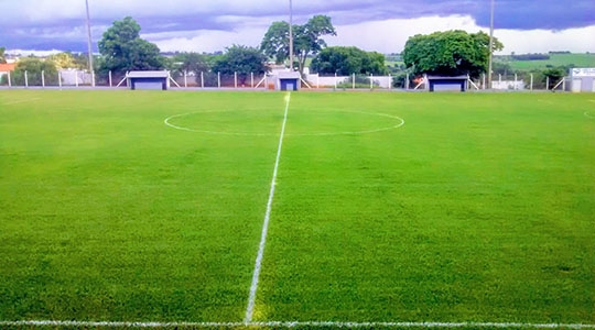 Estádio Municipal está pronto para receber o Jogo Solidário neste sábado, a partir das 16h (Foto: Cedida).
