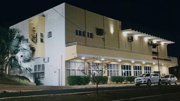 Biblioteca Municipal está aberta de segunda a sexta das 8h às 17h e respeitando todos os protocolos sanitários (Divulgação/PMA).