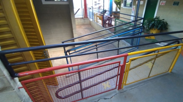 Adequações de segurança, dentro das normas, nos espaços das escolas municipais de Adamantina (Cedida/Sec. M. de Educação).