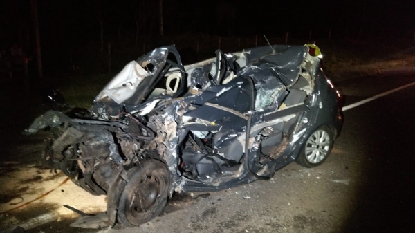 Automóvel Gol onde estava a condutora, vítima fatal (Cedida/Internauta).