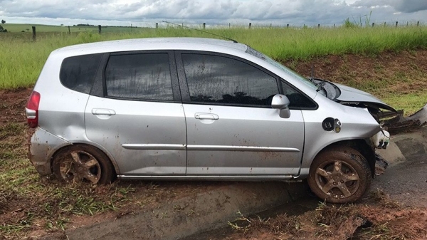 VeÃculo envolvido no acidente (Imagem: Diego Fernandes/Adamantina Net/Folha Regional).