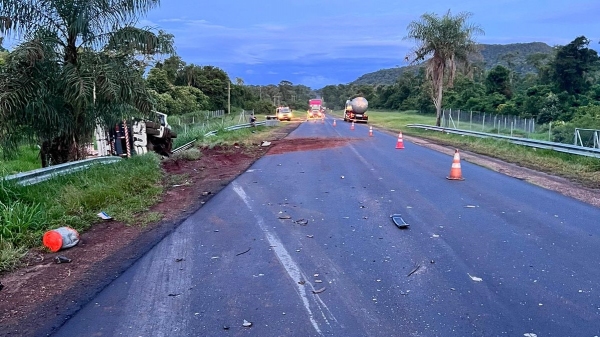 Acidente foi na Rodovia Arlindo Béttio, em Teodoro Sampaio, proximidades do Morro do Diabo (Cedida/PM Rodoviária).