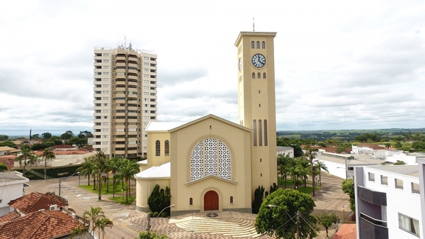 Igreja Matriz de Santo Antônio, em Adamantina (Cedida).
