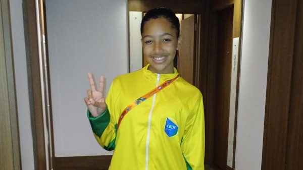 A atleta Laura, aluna da Escola Estadual Osvaldo Martins, de Osvaldo Cruz (Cedida).