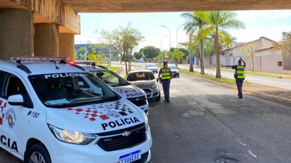 Blitz na passagem Roberto Romanini, em Adamantina (Cedida/PM).